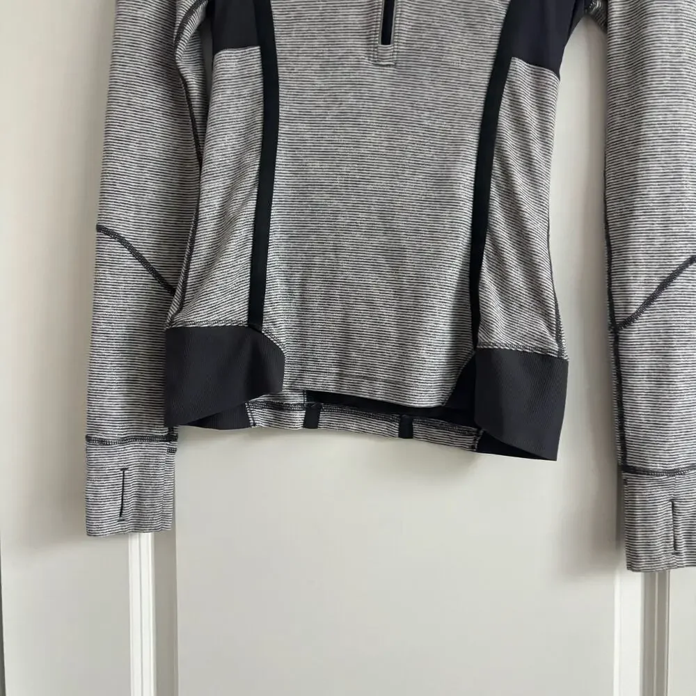 Lululemon Run Turbo 1/2 Zip Jacket 4 Static White Black Striped Thumbholes